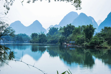 奔驰e300l殊享版和豪华版有什么不同